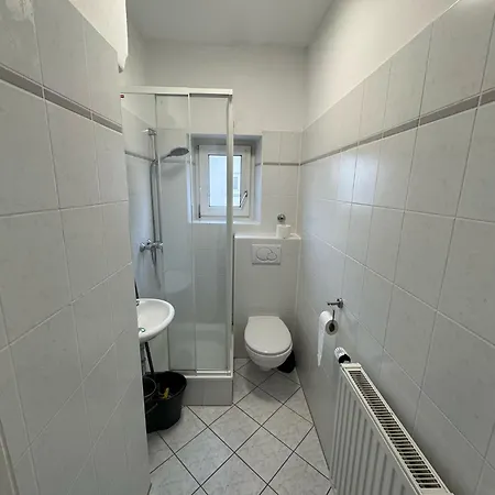 Ruhige 3-zimmerwohnung Im Norden Bremens Fuer Monteure Und Geschaeftsreisende Pm 31 Og Brémy